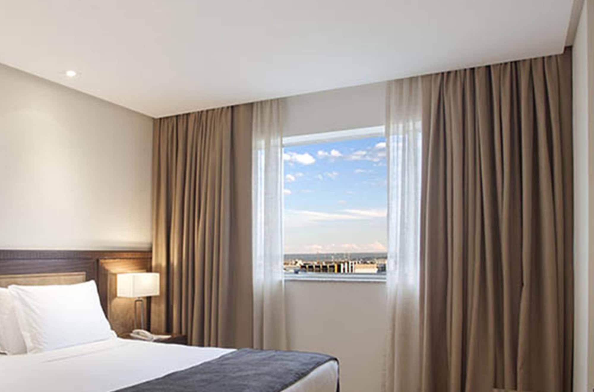 Windsor Plaza Brasilia Ξενοδοχείο Εξωτερικό φωτογραφία Curtains in a bedroom